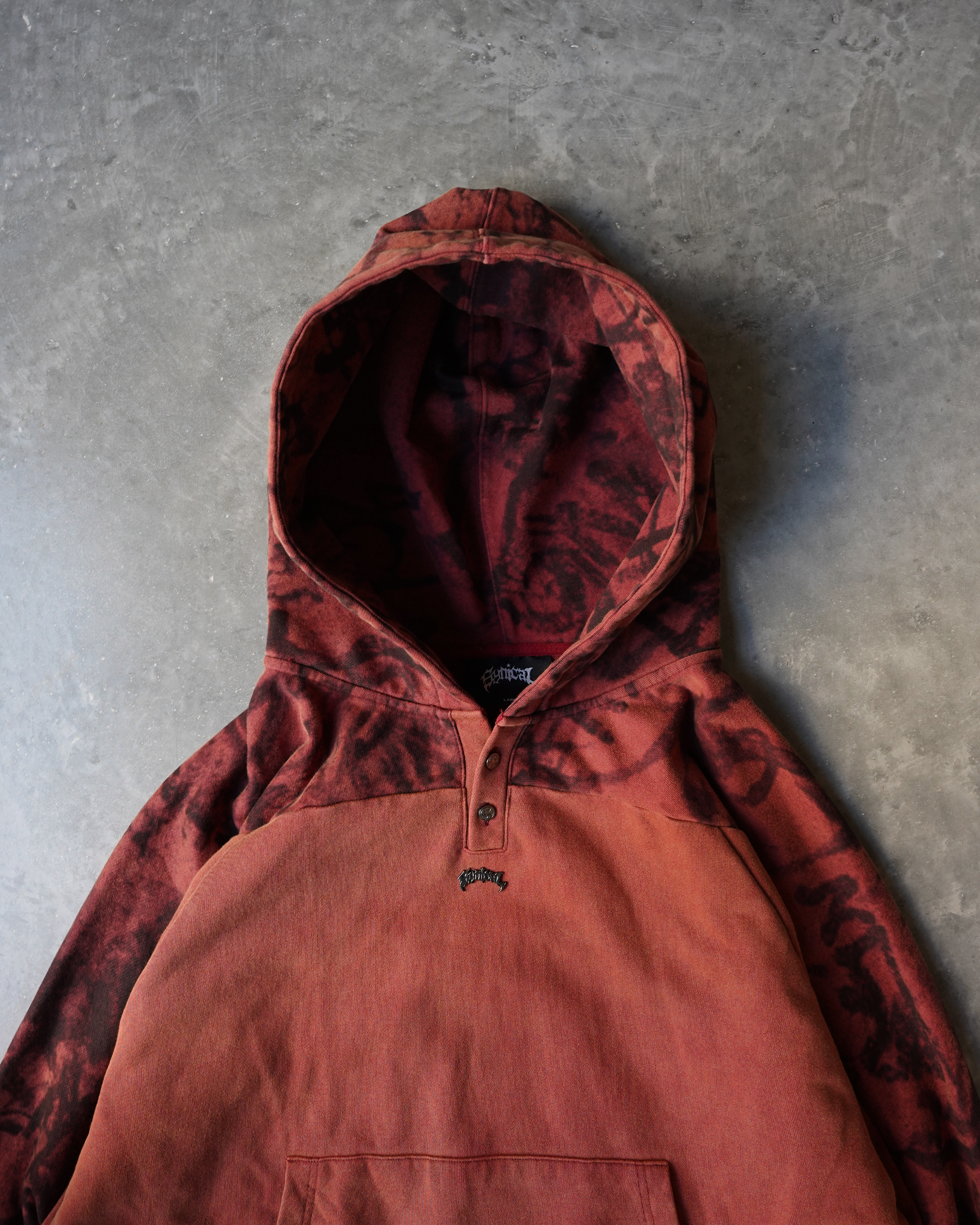 SYNICAL | graffiti-hoodie-scarlet