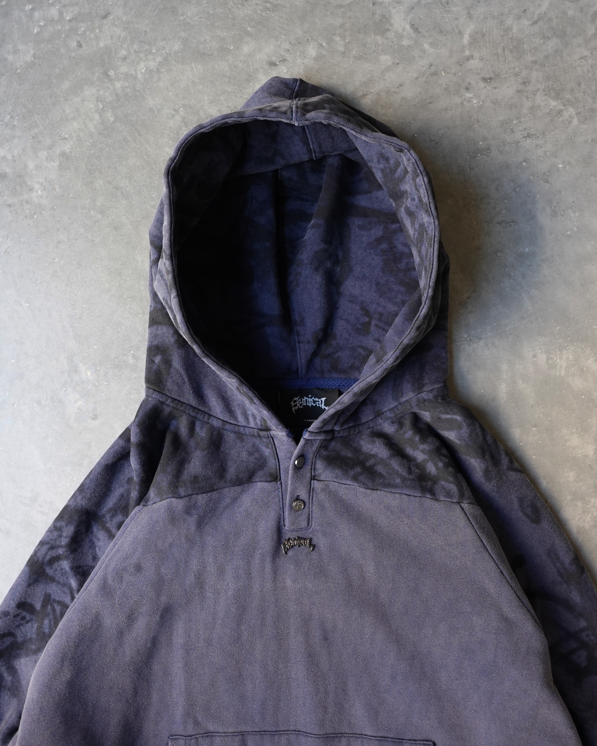 ■EMOTIONALLY UNAVAILABLE■Graffiti Hoodie★送料関税込み★ unisex-heavy-blend-hoodie-navy